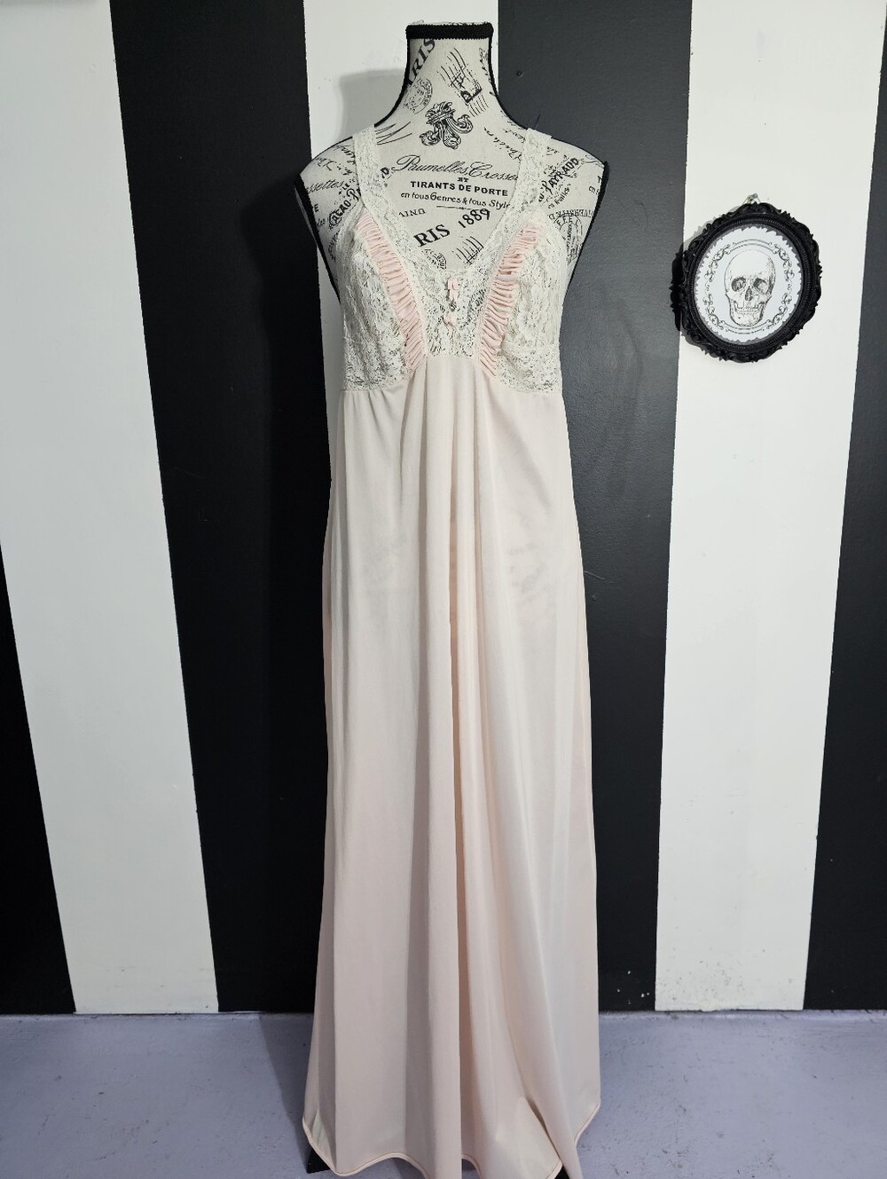 Vintage Lace Bodice Pink‎ Nightgown